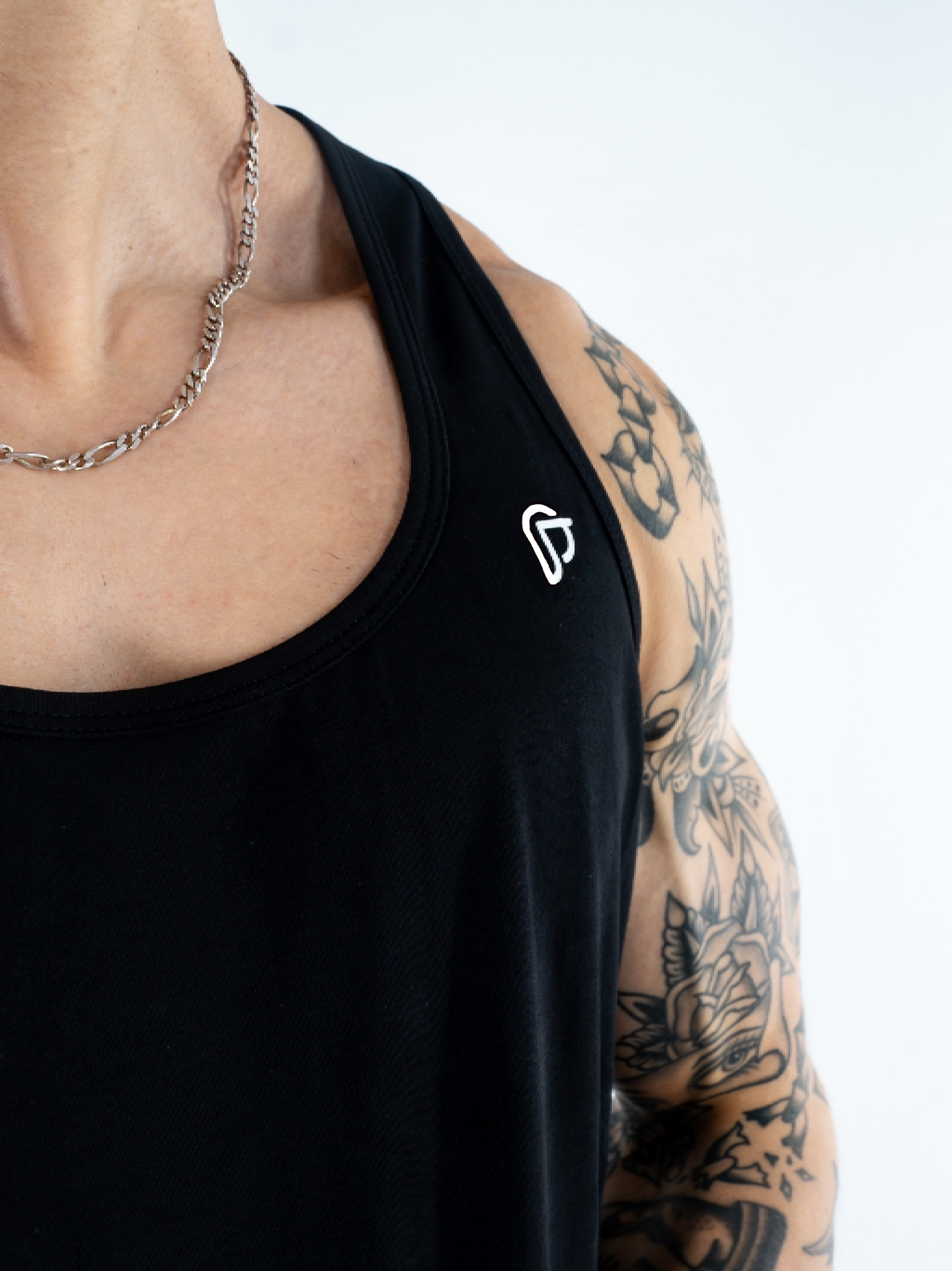 White on Black Stringer